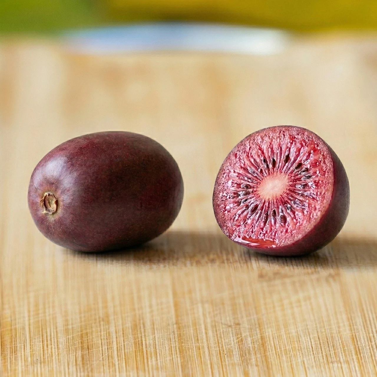 Актинідія Пурпурна, 2 річна, 0.8л